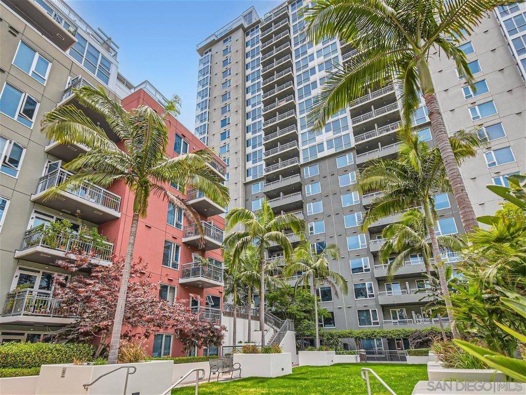 300 W Beech St #907, San Diego, CA 92101