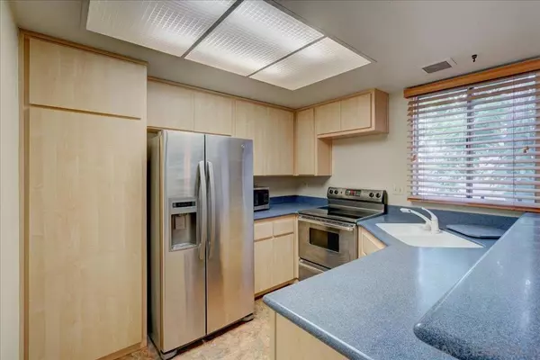 San Diego, CA 92115,6530 College Grove Drive #60