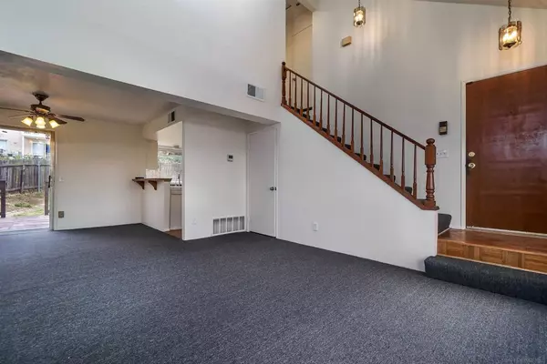 Vista, CA 92083,331 Windy Ln