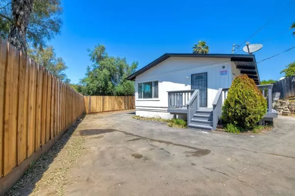 Vista, CA 92083,1741 S Hannalei Drive