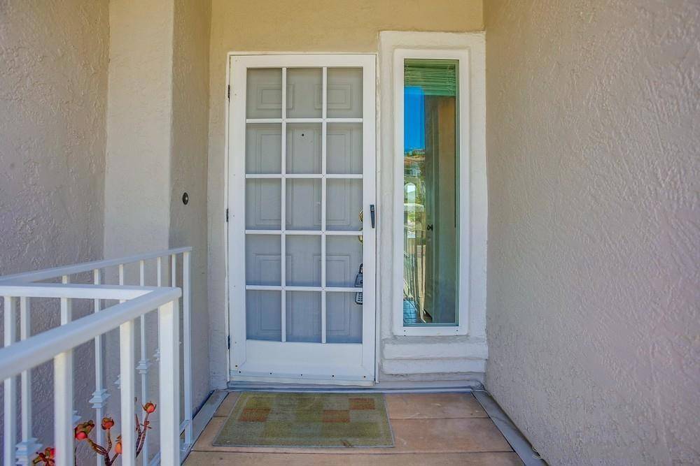 San Marcos, CA 92078,1586 Caminito Aguar