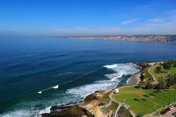 La Jolla, CA 92037,939 Coast Blvd #8G