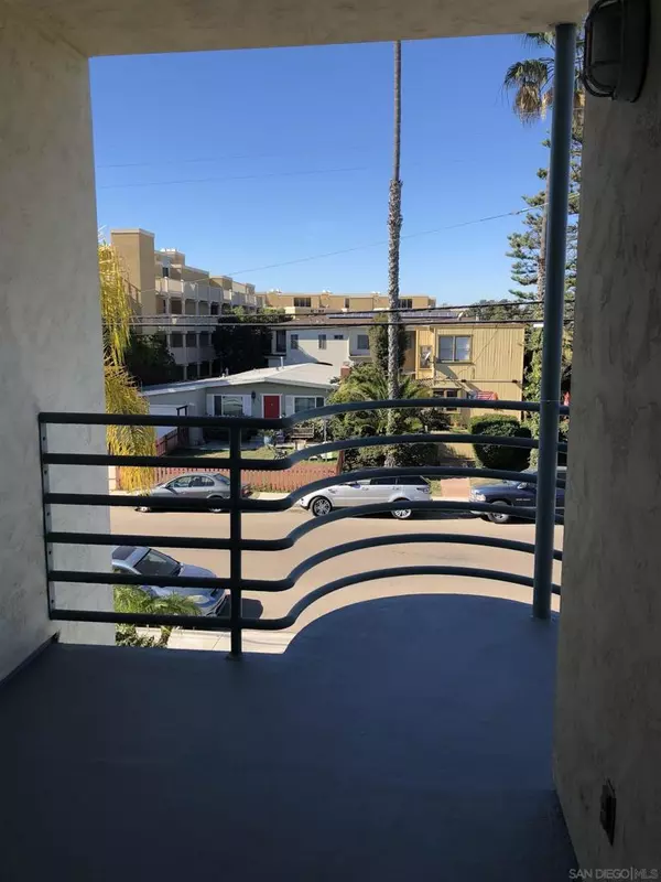 San Diego, CA 92109,4025 Gresham St #1