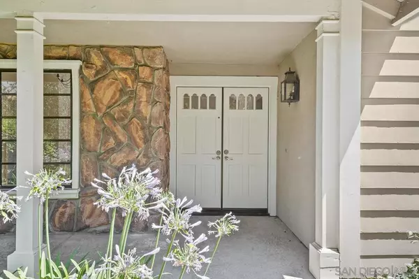 2911 Shadow Brook Ln, Westlake Village, CA 91361