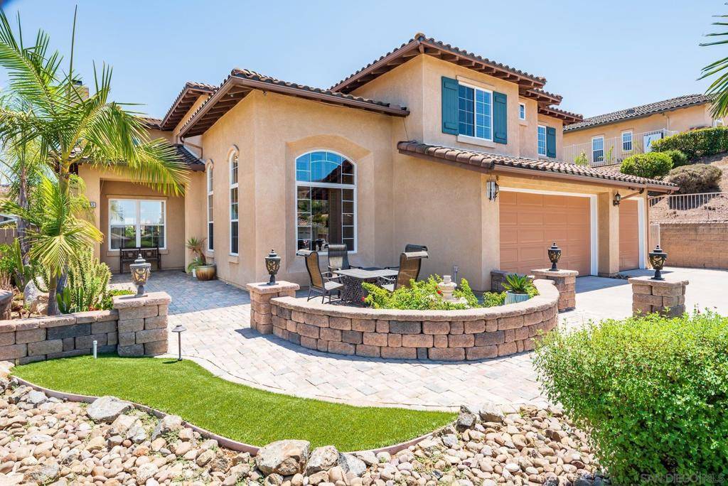 8995 Silver Ct, Santee, CA 92071