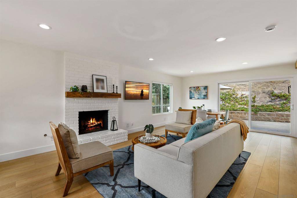 10236 Avenida De La Cantina, San Diego, CA 92129