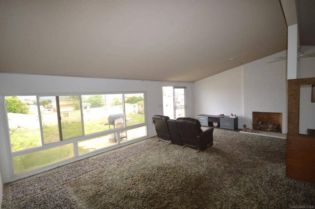 San Diego, CA 92123,2587 Moonstone Dr