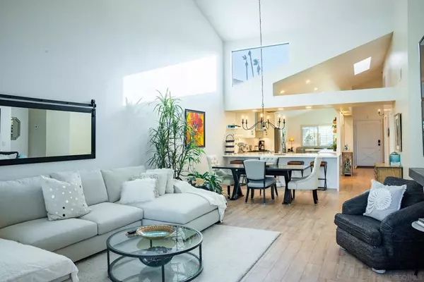 54 Lookout Dr, Palm Desert, CA 92211