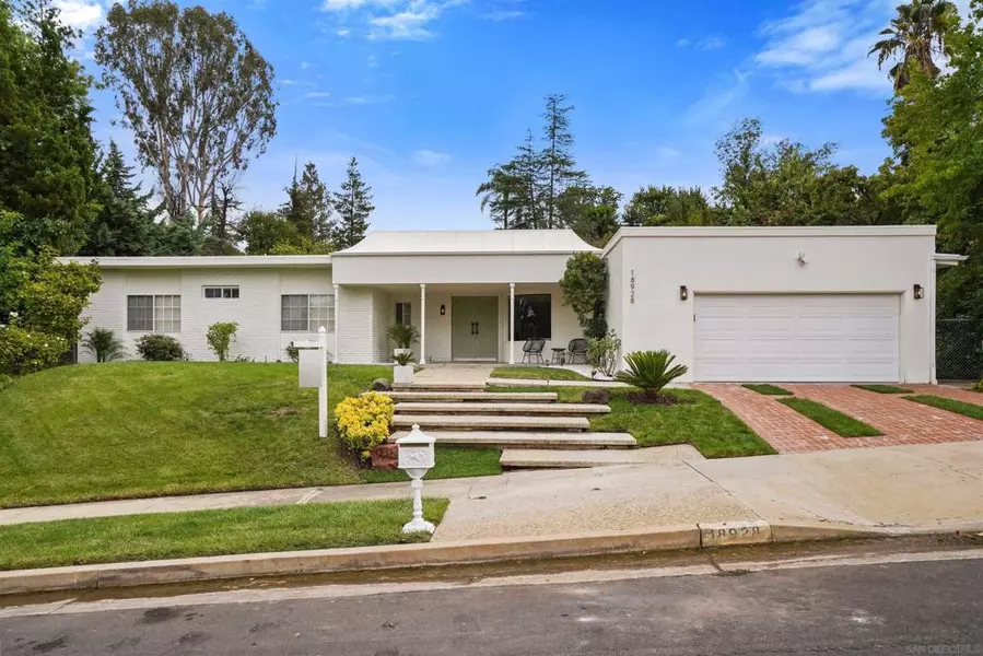 18928 La Amistad Pl, Tarzana, CA 91356