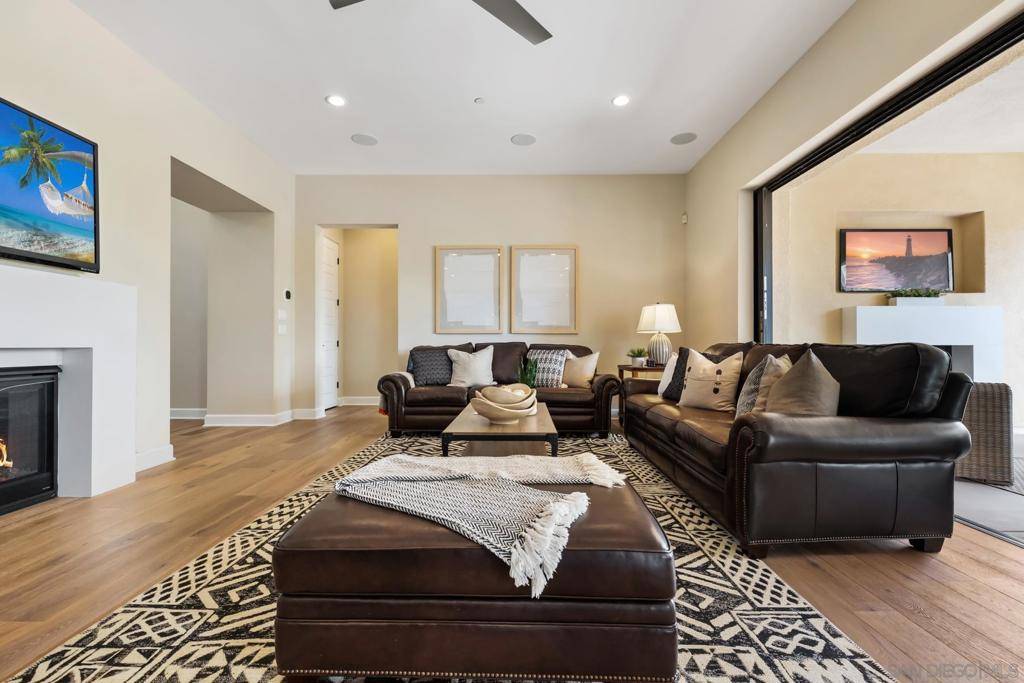 Rancho Santa Fe, CA 92067,7947 Silvery Moon Ln