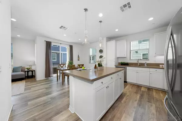 Imperial Beach, CA 91932,528 Shorebird Way