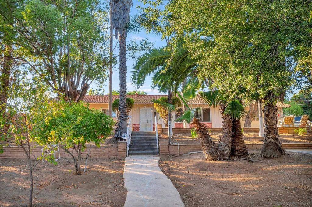 1886 Winrow Rd, El Cajon, CA 92021