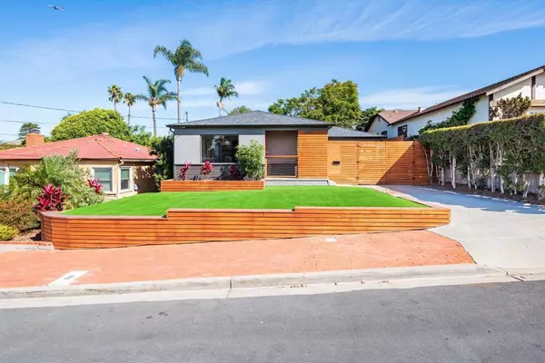 San Diego, CA 92107,3904 Santa Cruz Ave.