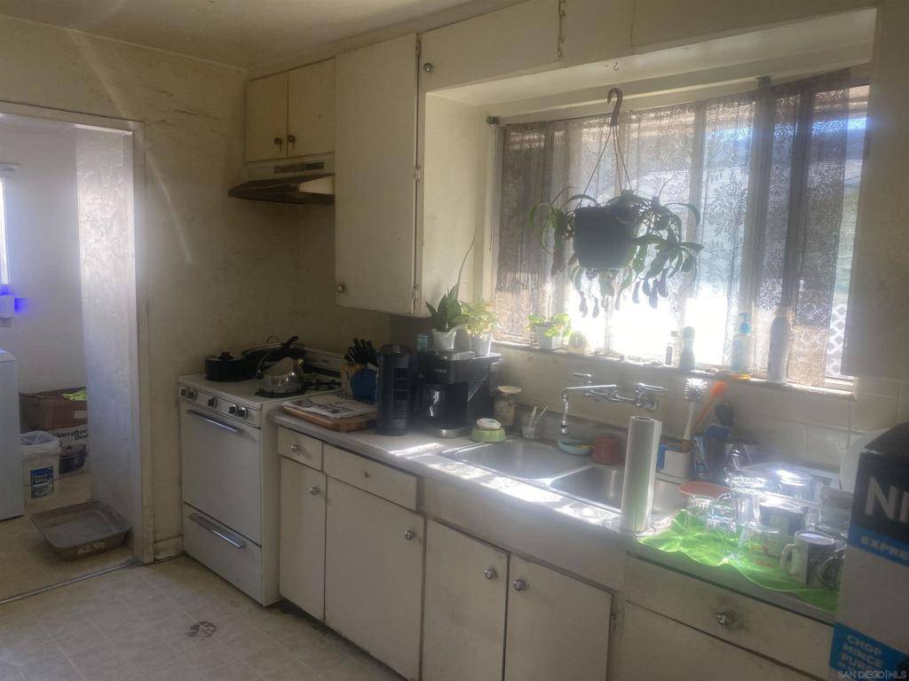 San Diego, CA 92105,4225 4231 Central Ave