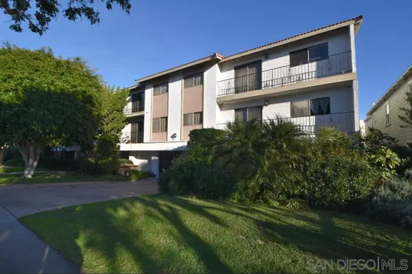 845 E Avenue #E, Coronado, CA 92118