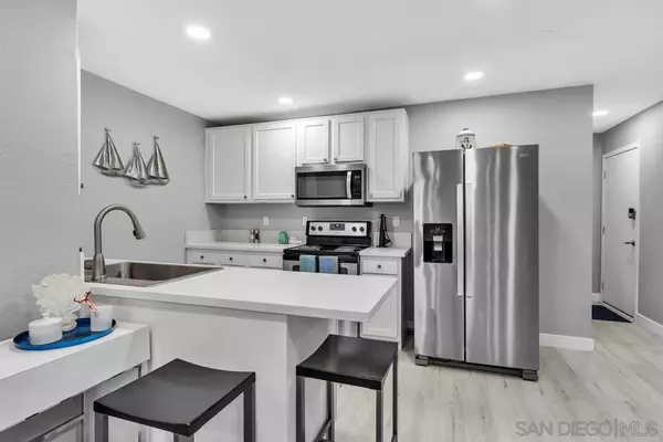 Imperial Beach, CA 91932,1111 Seacoast Dr #8