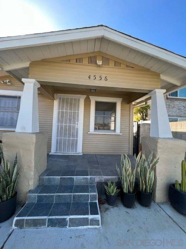 4554 56 36th St, San Diego, CA 92116