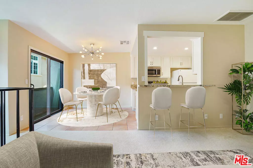 Agoura Hills, CA 91301,5320 Colodny DR #4