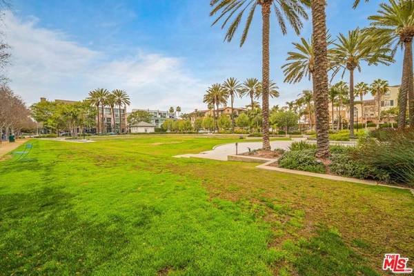 Playa Vista, CA 90094,6020 Seabluff DR #123