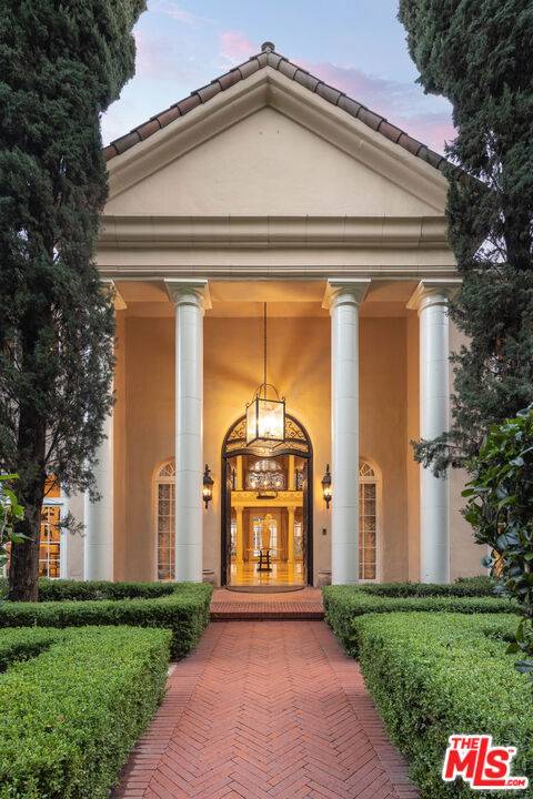 Beverly Hills, CA 90210,1055 Shadow Hill WAY