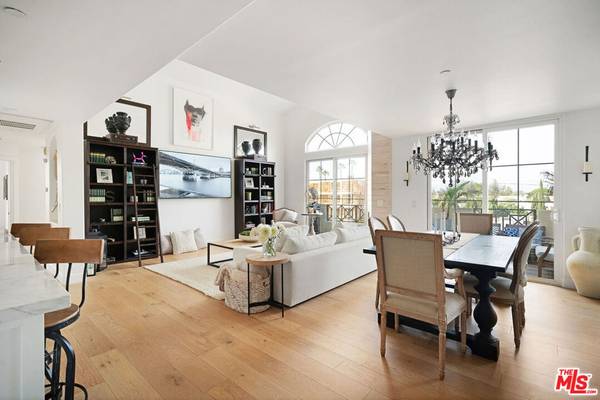 Toluca Lake, CA 91602,4400 Cartwright AVE #305