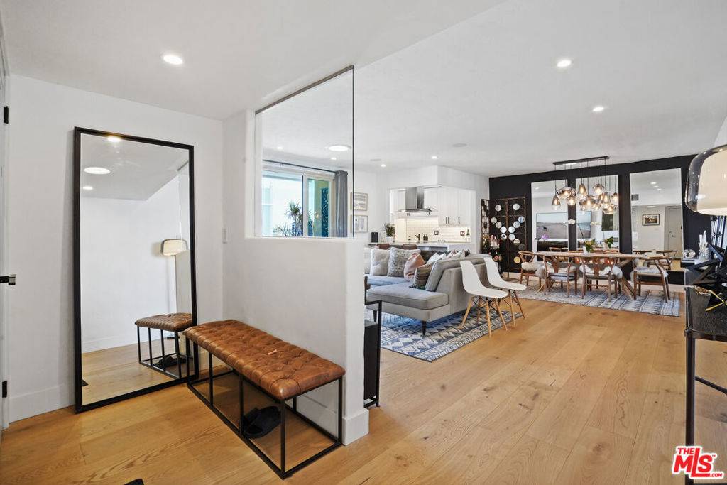 West Hollywood, CA 90069,1110 Hacienda PL #405