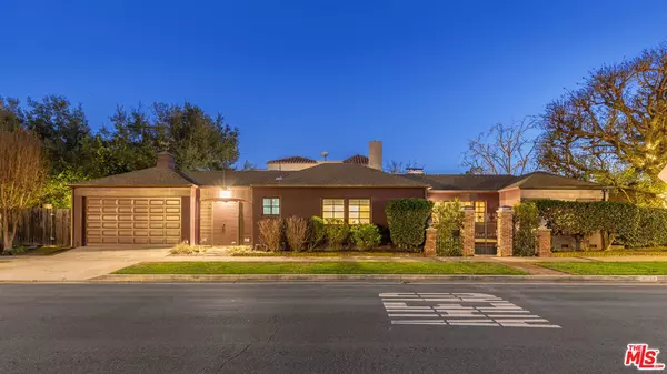 Toluca Lake, CA 91602,10050 Moorpark ST