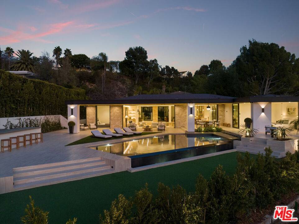 9022 Alto Cedro DR, Beverly Hills, CA 90210