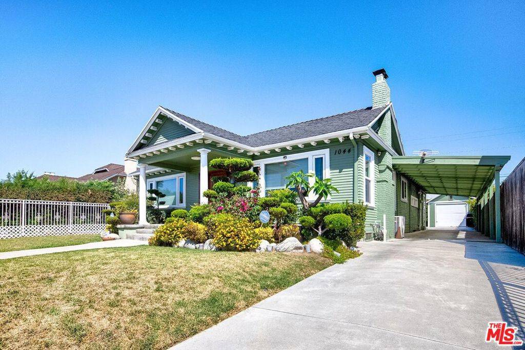 Los Angeles, CA 90019,1044 Westchester PL