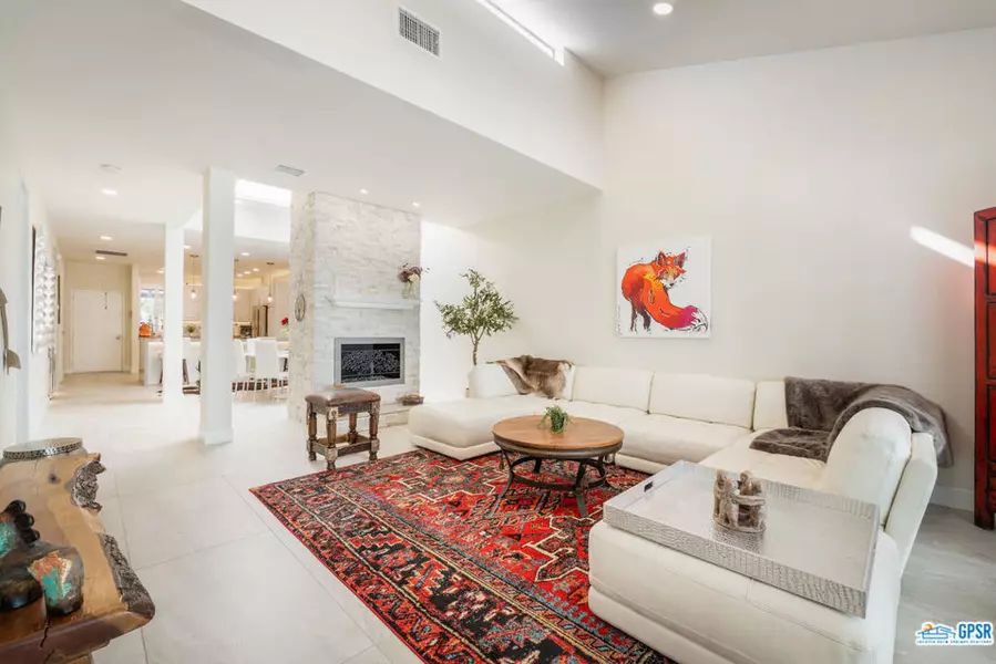 1312 E Andreas RD, Palm Springs, CA 92262
