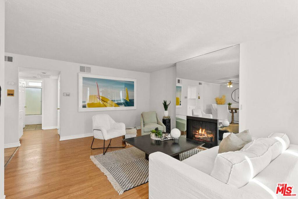 Studio City, CA 91604,4370 Troost AVE #205