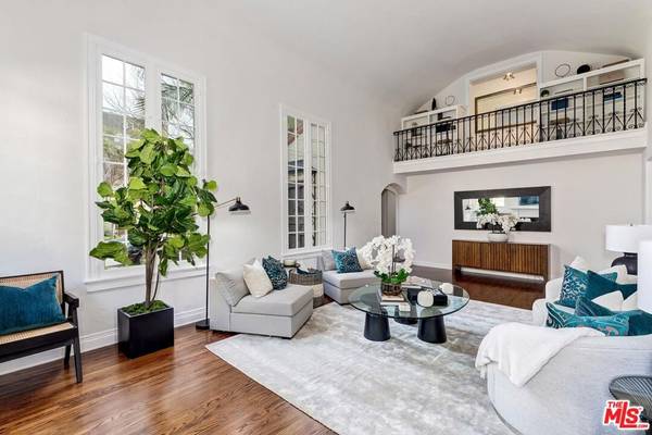 Beverly Hills, CA 90212,305 El Camino DR