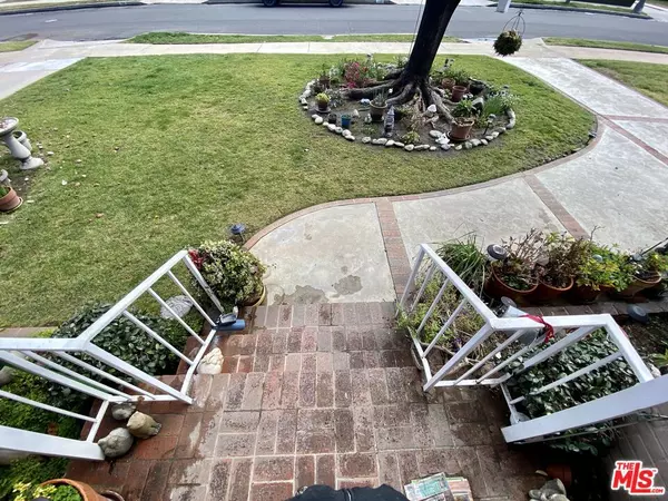 San Gabriel, CA 91775,521 Milton DR