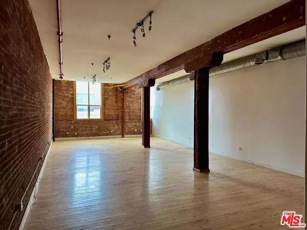Los Angeles, CA 90021,726 S Santa Fe AVE #202