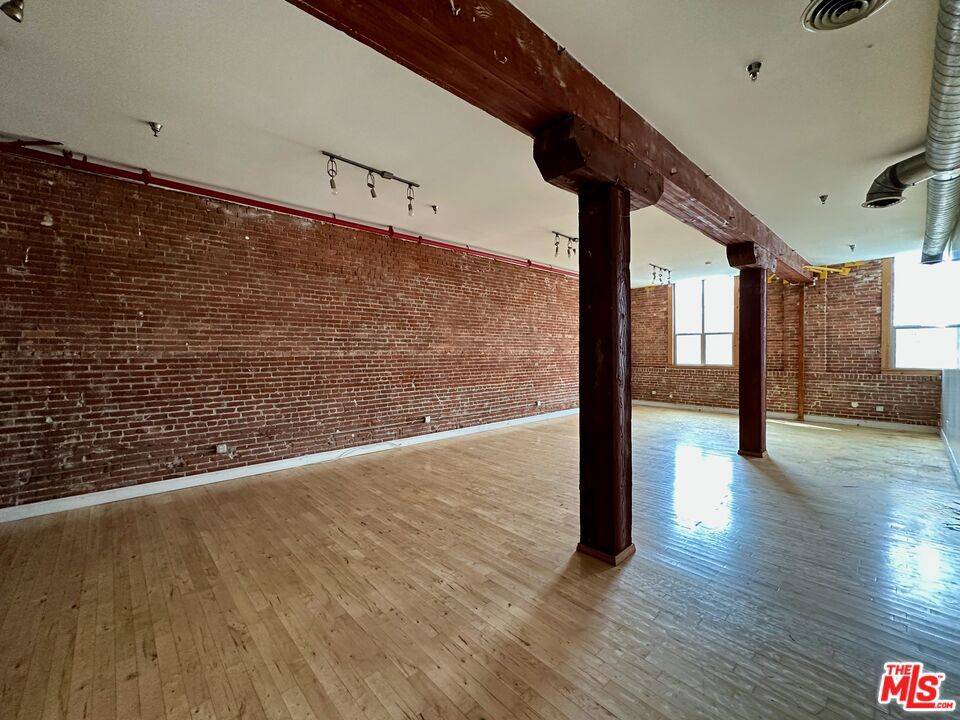 Los Angeles, CA 90021,726 S Santa Fe AVE #202