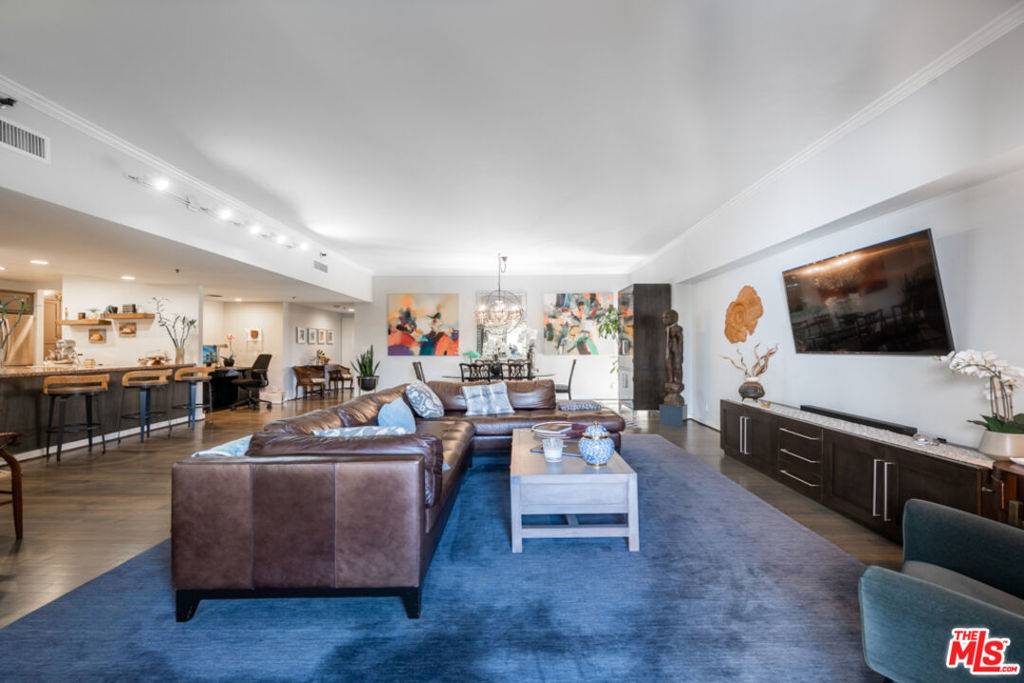 Los Angeles, CA 90024,10445 Wilshire BLVD #405