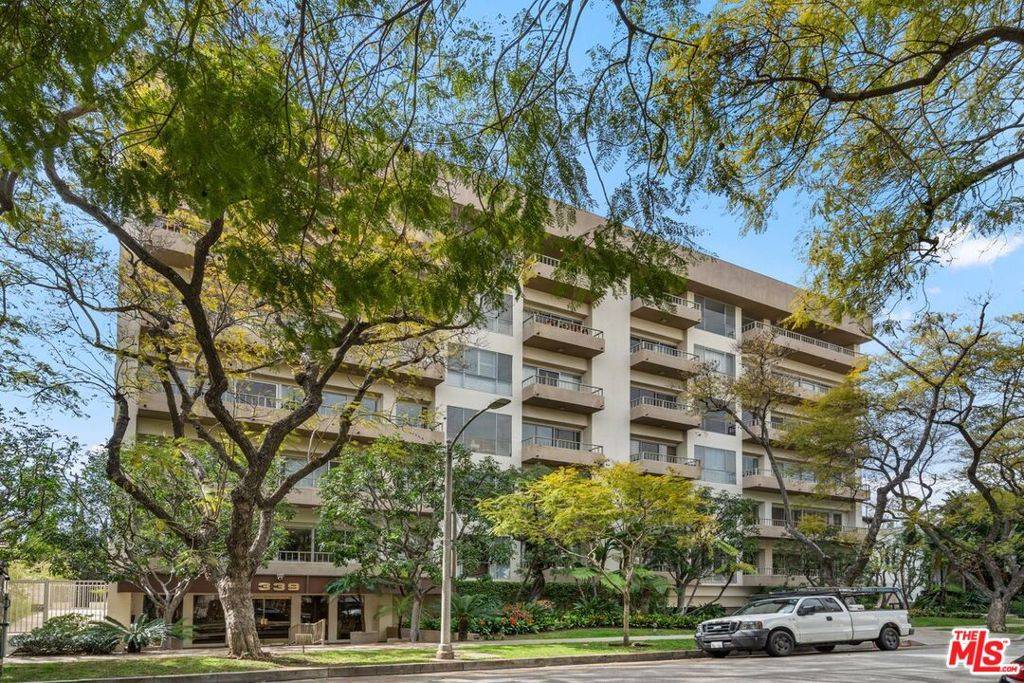 339 N Palm DR #302, Beverly Hills, CA 90210