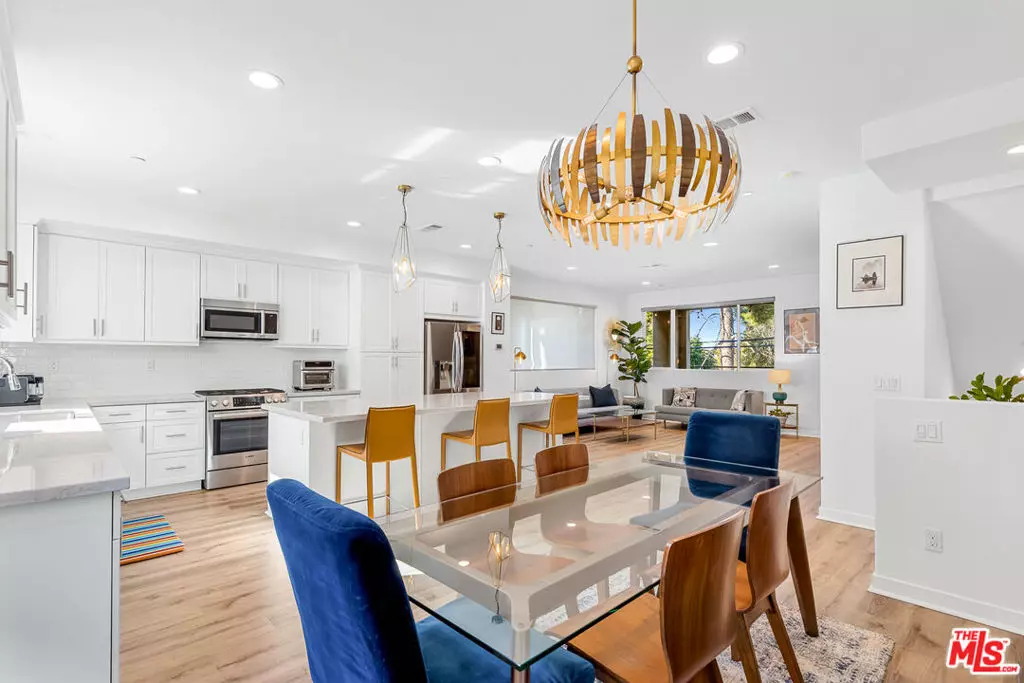 Valley Glen, CA 91401,13113 W Lumina WAY