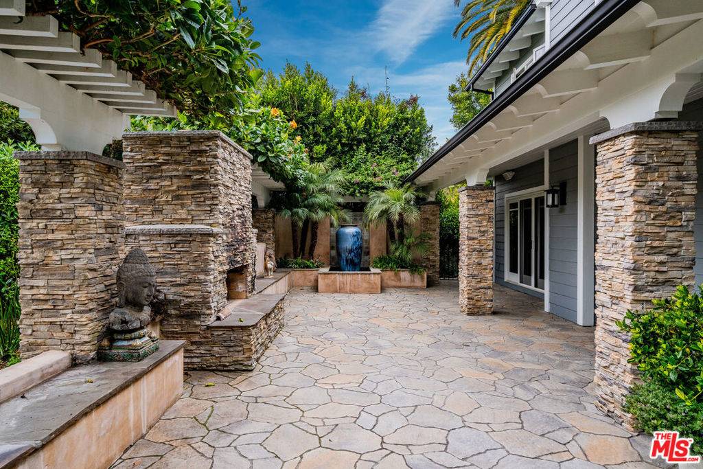 Pacific Palisades, CA 90272,17965 Surfview LN