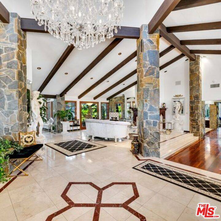 Chatsworth, CA 91311,11486 Awenita CT