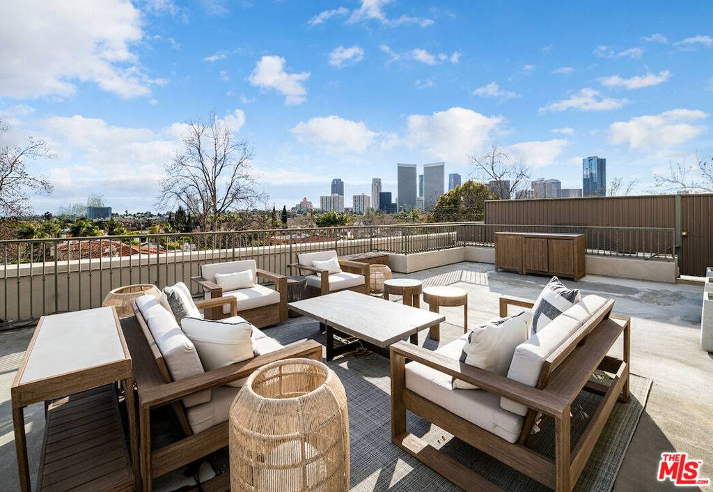 9601 Charleville BLVD #18, Beverly Hills, CA 90212