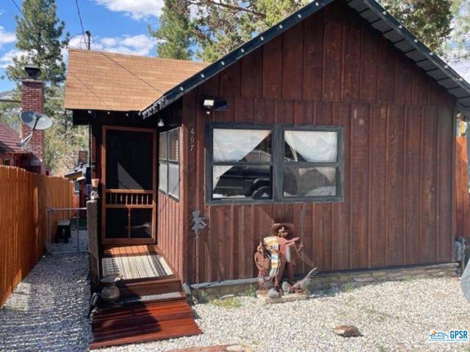 Big Bear City, CA 92314,407 Garrick WAY