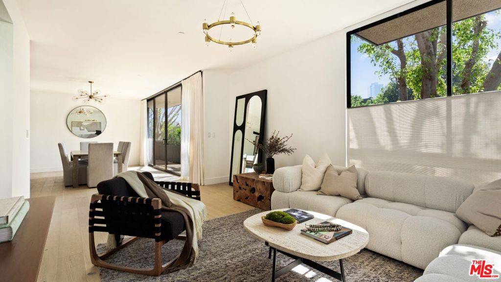 Beverly Hills, CA 90212,135 S Mccarty DR #103