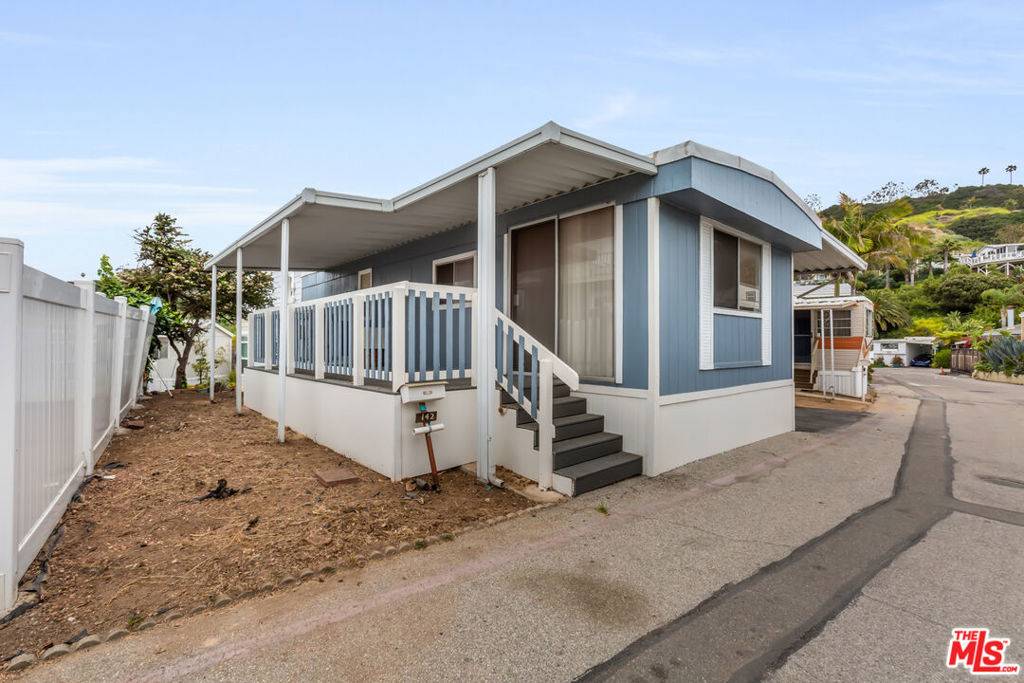Pacific Palisades, CA 90272,16321 Pacific Coast HWY #142