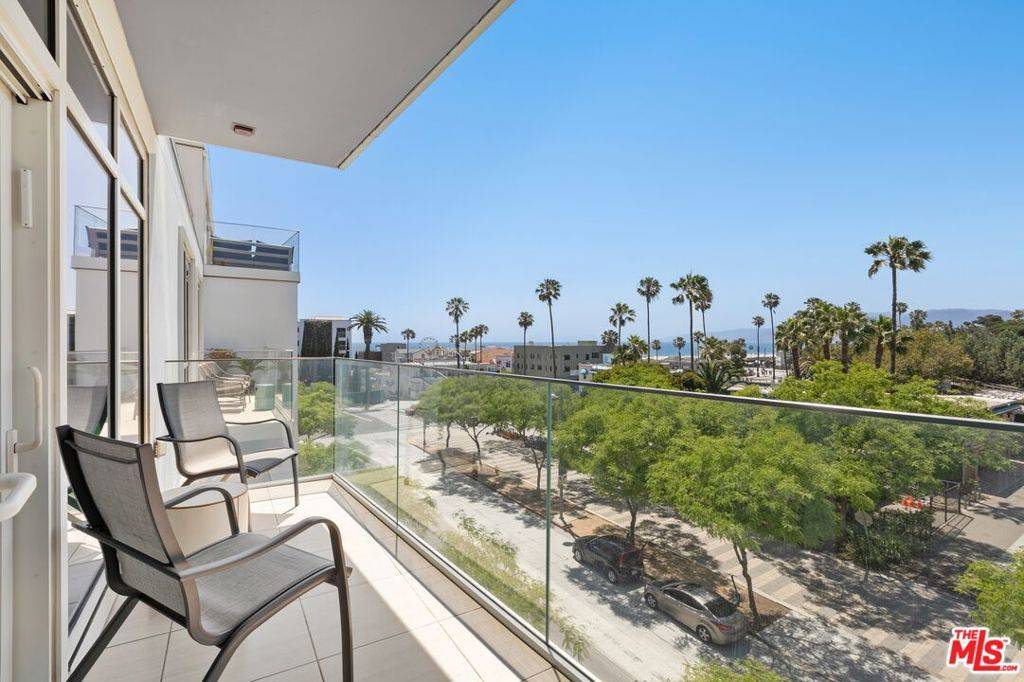 Santa Monica, CA 90401,1705 Ocean Ave #406