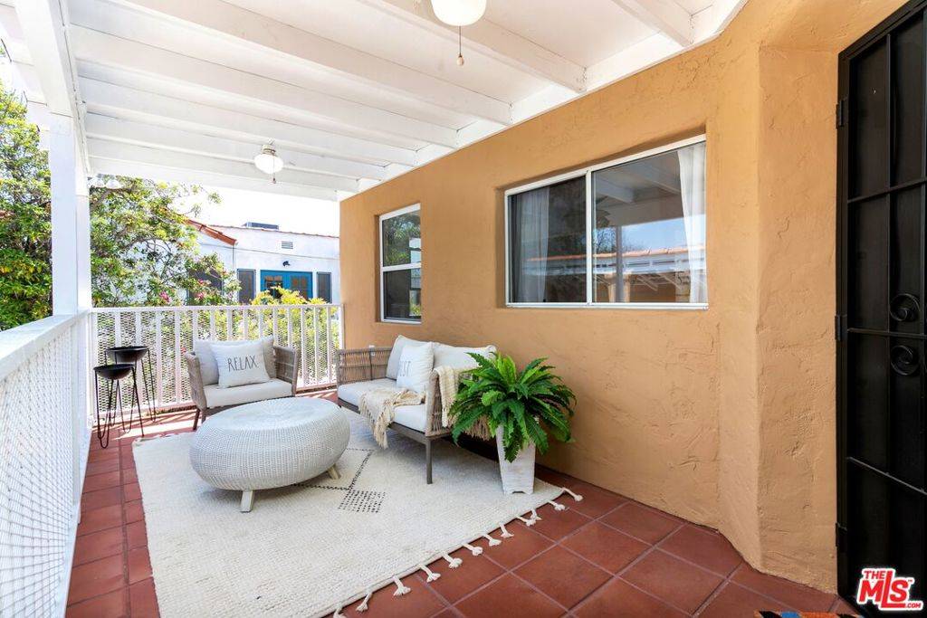 Los Angeles, CA 90034,2401 S Holt AVE