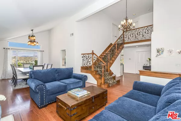 Santa Clarita, CA 91350,21913 Wakefield CT