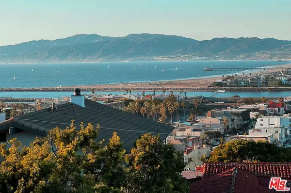 Playa Del Rey, CA 90293,254 Rees ST