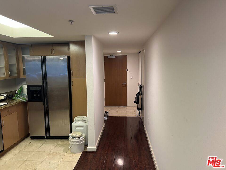 Marina Del Rey, CA 90292,13700 Marina Pointe DR #318