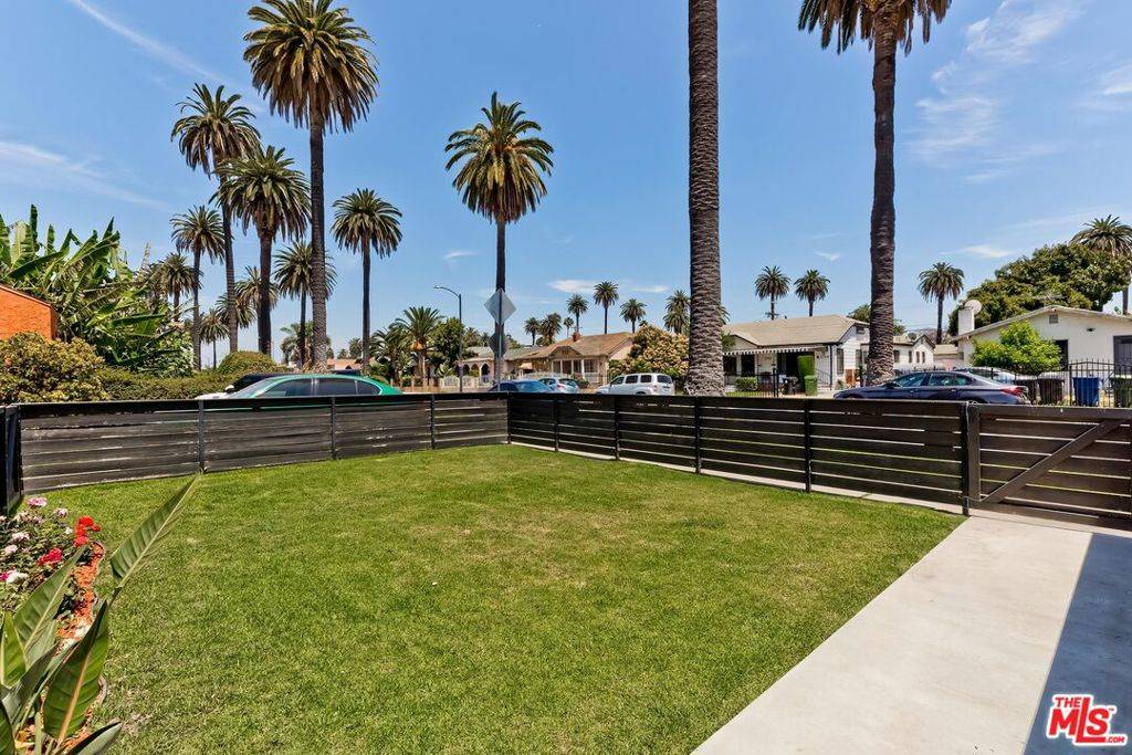 Los Angeles, CA 90016,2751 S Harcourt AVE